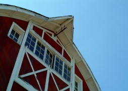 hauserbarn